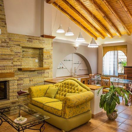 B&B Cortile Aurora Bronte Exterior photo