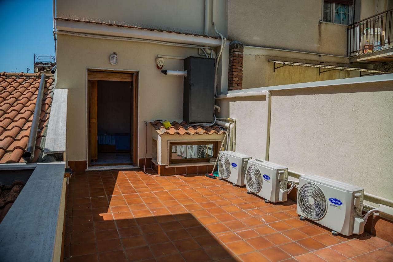 B&B Cortile Aurora Bronte Exterior photo