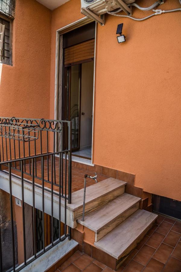B&B Cortile Aurora Bronte Exterior photo